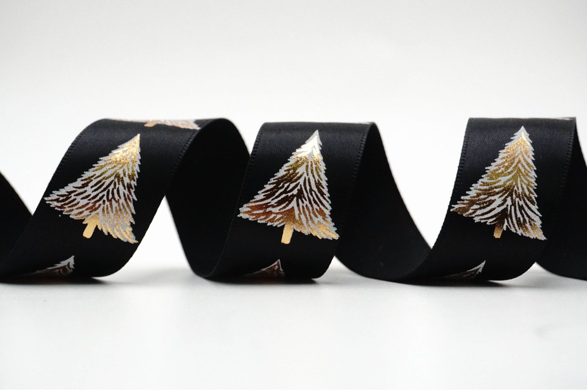 Лента блестящей рождественской елки